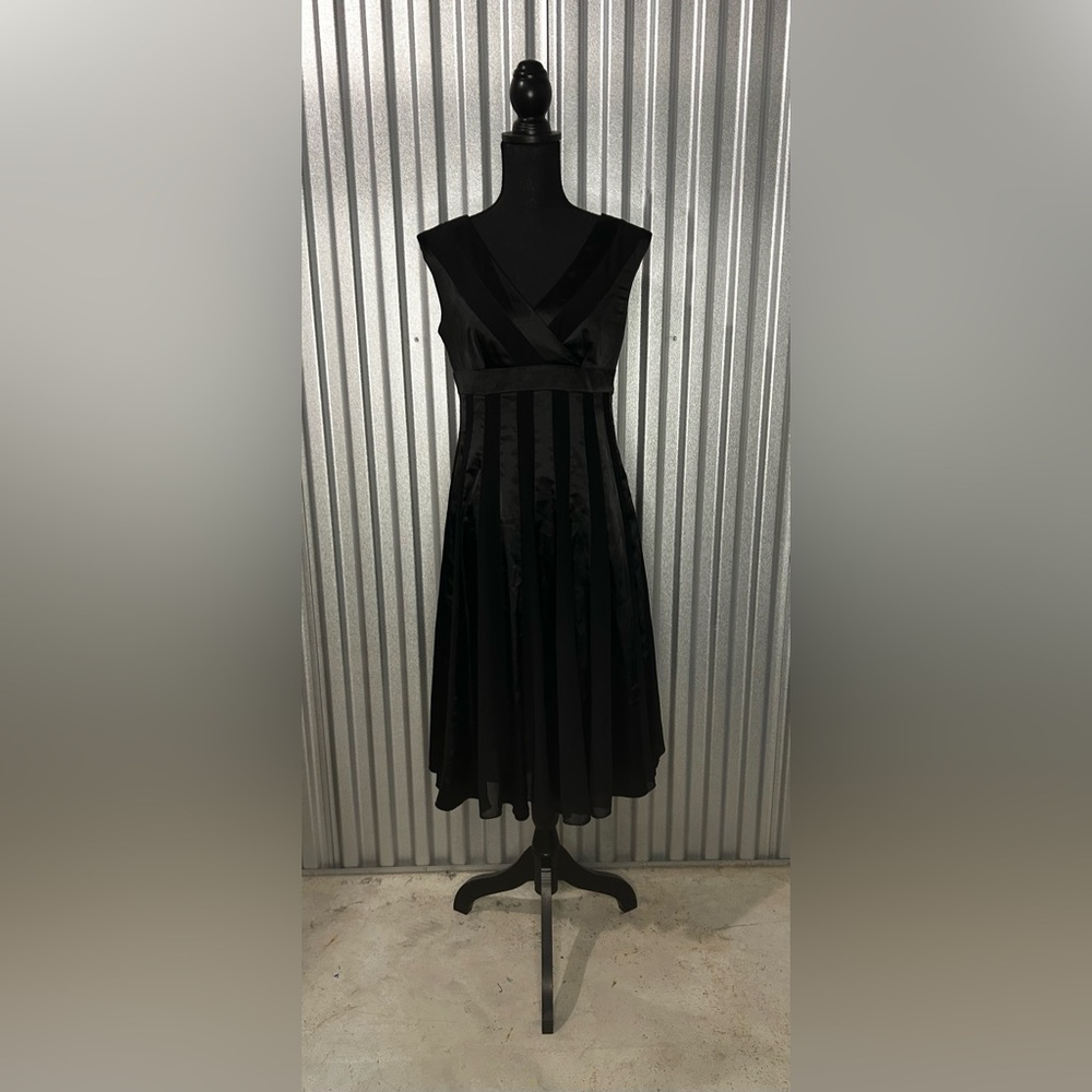 Women’s Adrianna Papell Black Stipe Sleeveless Polyester Spandex Dress Size 6